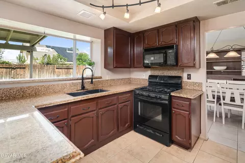 Kitchen - 1605 Bluebell St, Lancaster, CA 93535 photo 2 of 3