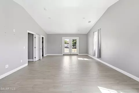 18060 Walnut St, Hesperia, CA 92345 photo 22