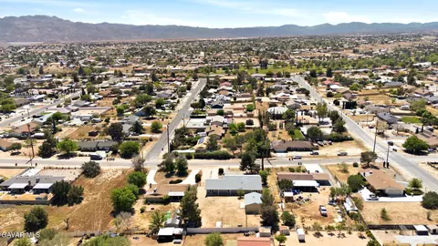 18060 Walnut St, Hesperia, CA 92345 photo 43