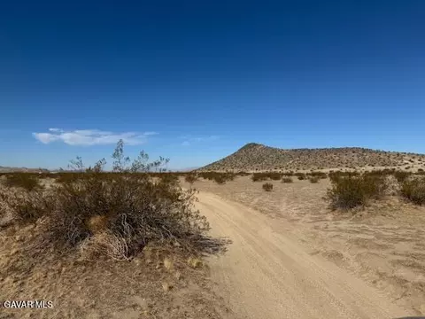 21500 Avenue P4 E, Pearblossom, CA 93553