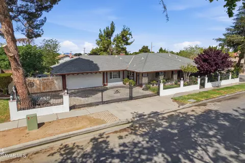 37945 26th St, Palmdale, CA 93550