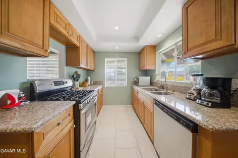 37945 26th St, Palmdale, CA 93550 photo 3