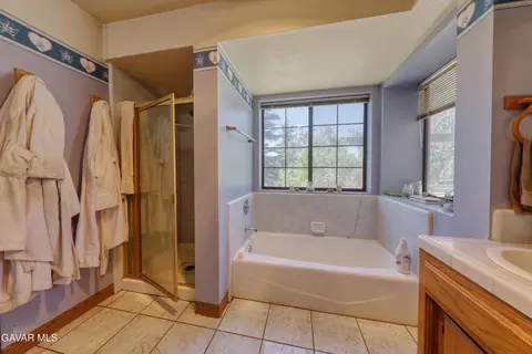 Bath - Undisclosed, Tehachapi, CA 93561 photo 2 of 4