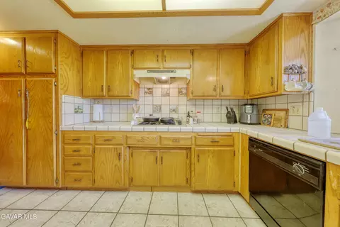 Kitchen - Undisclosed, Tehachapi, CA 93561 photo 2 of 5