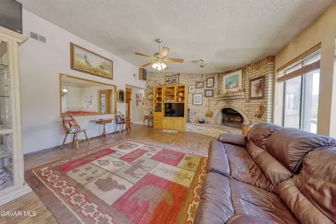 Living - Undisclosed, Tehachapi, CA 93561 photo 1 of 3