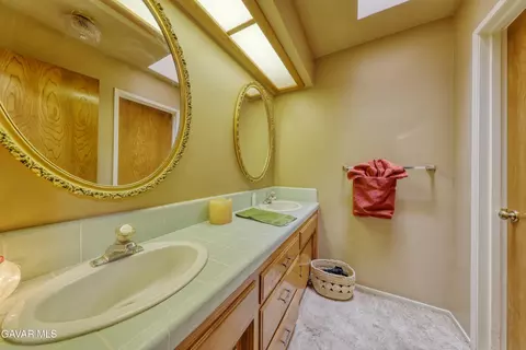 Bath - Undisclosed, Tehachapi, CA 93561 photo 3 of 4