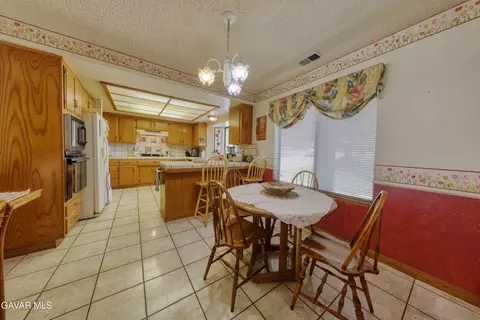Dining - Undisclosed, Tehachapi, CA 93561 photo 1 of 2