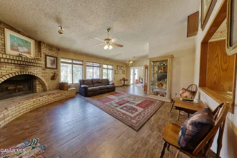 Living - Undisclosed, Tehachapi, CA 93561 photo 3 of 3