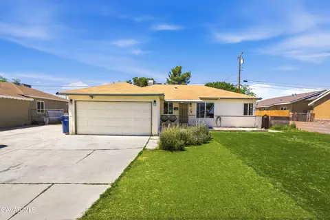 44135 11th St, Lancaster, CA 93534