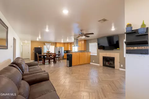 Living - 37551 29th St E, Palmdale, CA 93550 photo 2 of 2
