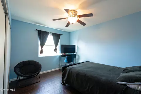 Bedroom - 37551 29th St E, Palmdale, CA 93550 photo 3 of 4