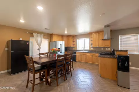 Kitchen - 37551 29th St E, Palmdale, CA 93550 photo 2 of 2