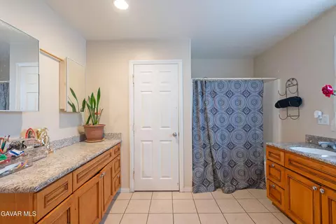 Bath - 37551 29th St E, Palmdale, CA 93550 photo 4 of 4