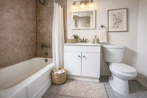Bath - 44502 2nd St, Lancaster, CA 93535 photo 1 of 2