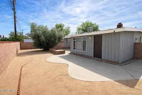 Exterior - 44502 2nd St, Lancaster, CA 93535 photo 2 of 2