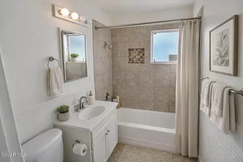 Bath - 44502 2nd St, Lancaster, CA 93535 photo 2 of 2