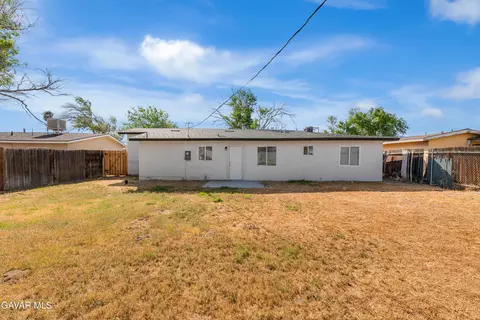 Exterior - 3248 Gregory Dr, Mojave, CA 93501 photo 8 of 9