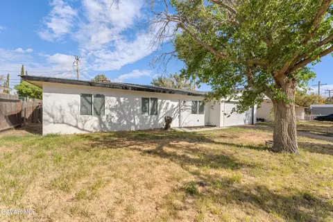 Exterior - 3248 Gregory Dr, Mojave, CA 93501 photo 2 of 9