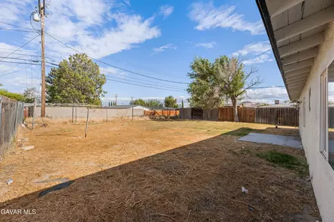 Exterior - 3248 Gregory Dr, Mojave, CA 93501 photo 5 of 9