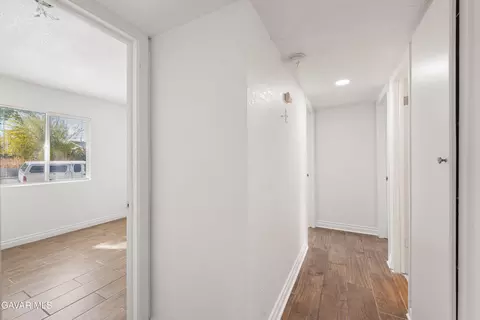 Entry Way - 3248 Gregory Dr, Mojave, CA 93501 photo 4 of 4