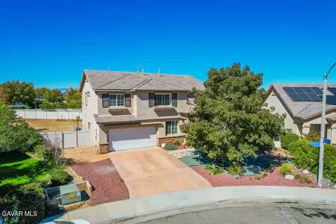 2415 Foxtail Dr, Palmdale, CA 93551