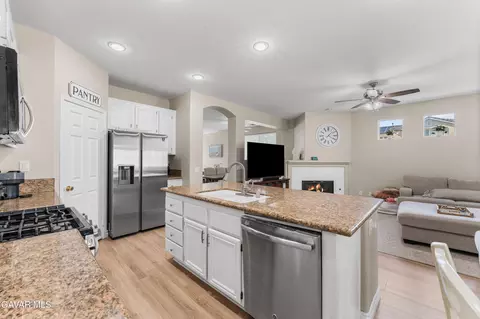 Kitchen - 44340 W 46th St, Lancaster, CA 93536 photo 6 of 7
