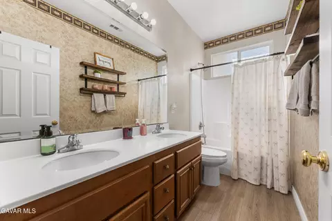Bath - 44340 W 46th St, Lancaster, CA 93536 photo 2 of 2