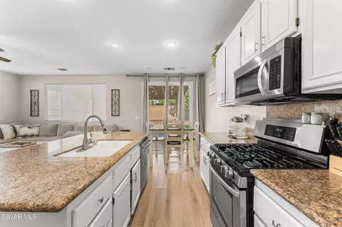 Kitchen - 44340 W 46th St, Lancaster, CA 93536 photo 5 of 7