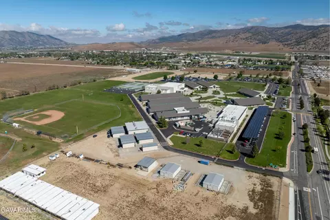 View/Area - 905 Valerie Ln, Tehachapi, CA 93561 photo 5 of 11