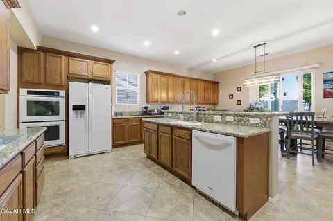 Kitchen - 905 Valerie Ln, Tehachapi, CA 93561 photo 1 of 1