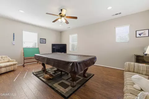Entry Way - 905 Valerie Ln, Tehachapi, CA 93561 photo 4 of 4
