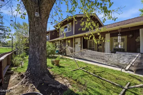 Exterior - 5 Meadow Lakes Dr, Tehachapi, CA 93561 photo 5 of 6