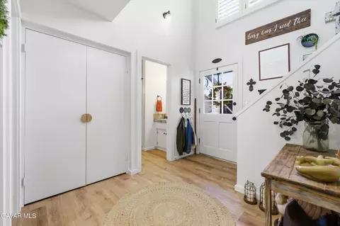 Entry Way - 5 Meadow Lakes Dr, Tehachapi, CA 93561 photo 2 of 2