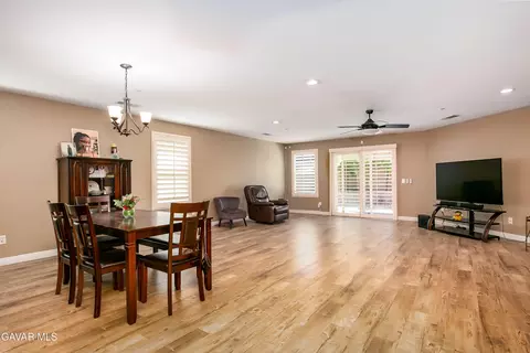 Living - 3550 Emerald Ln, Lancaster, CA 93535 photo 1 of 1