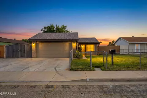 2235 W Avenue K 13, Lancaster, CA 93536