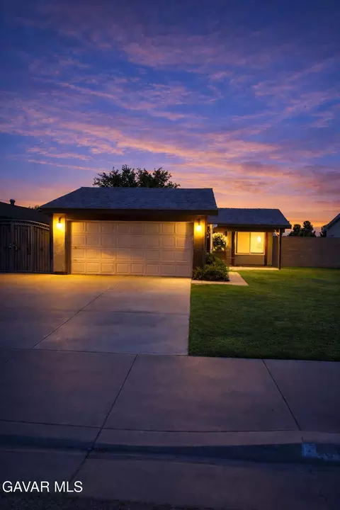 2235 Avenue K 13 W, Lancaster, CA 93536