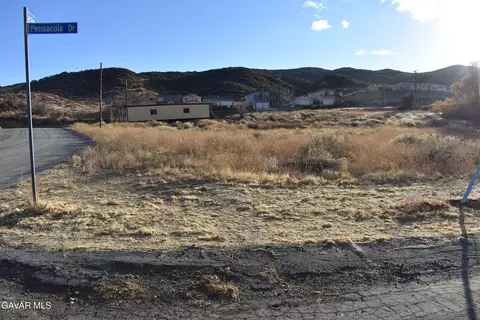 Cor Lesina Dr Pensacola, Leona Valley, CA 93551