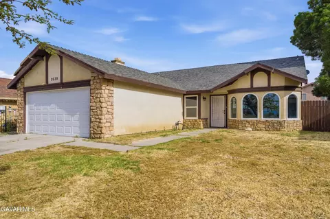 2629 E Kettering St, Lancaster, CA 93535 photo 2
