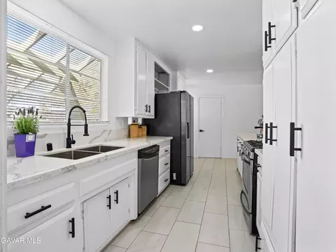 1112 Avenue J4 E, Lancaster, CA 93535