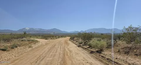 175 Th St E Ave W14, Llano, CA 93544 photo 15