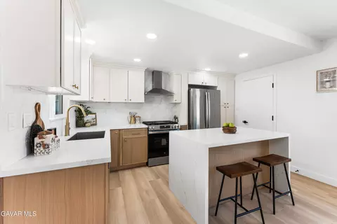 Kitchen - 378 Murray Ave, Camarillo, CA 93012 photo 2 of 8