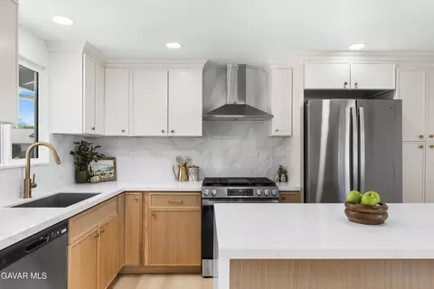 Kitchen - 378 Murray Ave, Camarillo, CA 93012 photo 3 of 8