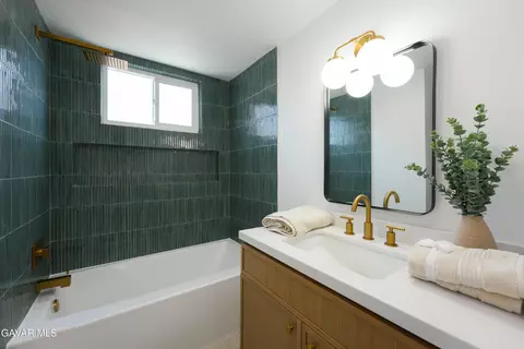 Bath - 378 Murray Ave, Camarillo, CA 93012 photo 5 of 5