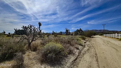 103 Rd St East Vicinity W14, Juniper Hills, CA 93543
