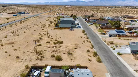 Coronado Ave, Ridgecrest, CA 93555 photo 4