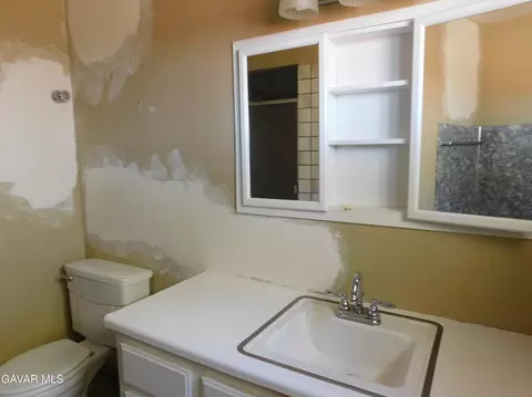 Bath - 16873 Alexander Ave, North Edwards, CA 93523 photo 2 of 3
