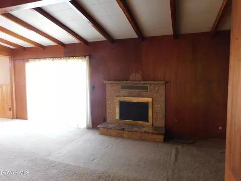 Living - 16873 Alexander Ave, North Edwards, CA 93523 photo 2 of 4