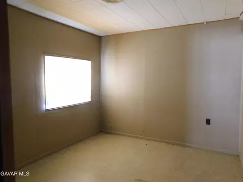 Bedroom - 16873 Alexander Ave, North Edwards, CA 93523 photo 3 of 5