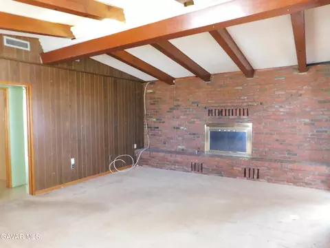 Living - 16873 Alexander Ave, North Edwards, CA 93523 photo 4 of 4