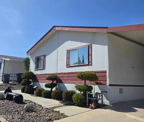 5200 Entrar Dr #SPC 145, Palmdale, CA 93551